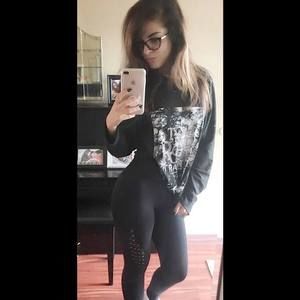 Meet your Posher, Ashley